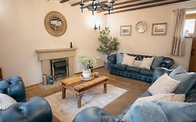 The Old Mill At Barnacre - Cosy Cottage With Private Hot Tub & Pool Access
